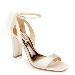 Badgley Mischka Kim Mesh Bow Block Heel Sandals in Ivory Satin - NWT